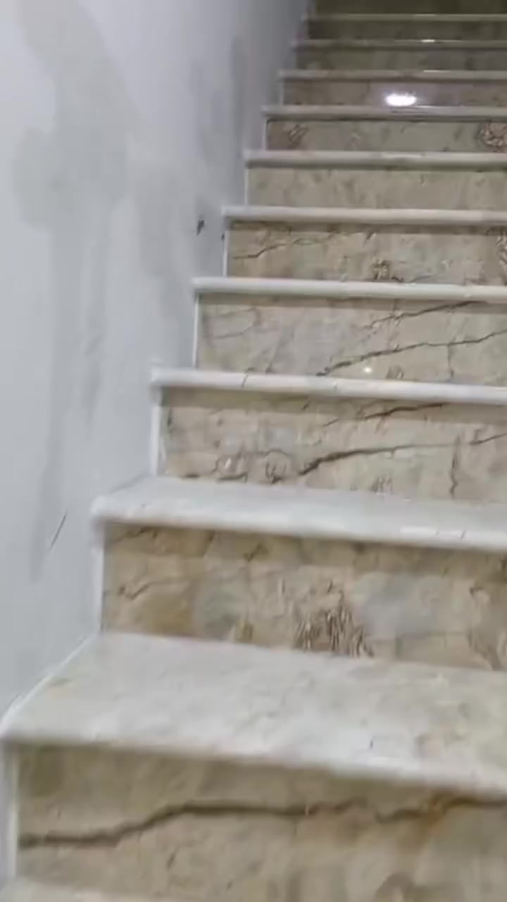 شقة كاملة متكاملة تحتوي على غرفتين وصالة وملحقات طابق اول العنوان رئاسة العبيدي شارع 20 ركن شارع ام البنين على شارع 20 الرئيسي
تصلح عيادة طبية ومختبر تحليلات وتصلح صالون نسائي
للاستفسار 
***********  يوجد واتساب
