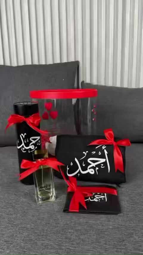 يرضيكَ اللهُ بشخصٍ يشبهك..، يُشبه نقاءَ قلبِك ويستحقه!"❤️
مكونات البكج :
سكارف طباعة❤️
محفظة طباعة❤️
عطر ١٠٠ مل❤️
حافظة طباعة❤️


**إذا كنت صاحب هذا الإعلان وتريد حذفه لأي سبب، رجاءا أرسل رسالة إلى الدعم الفني**