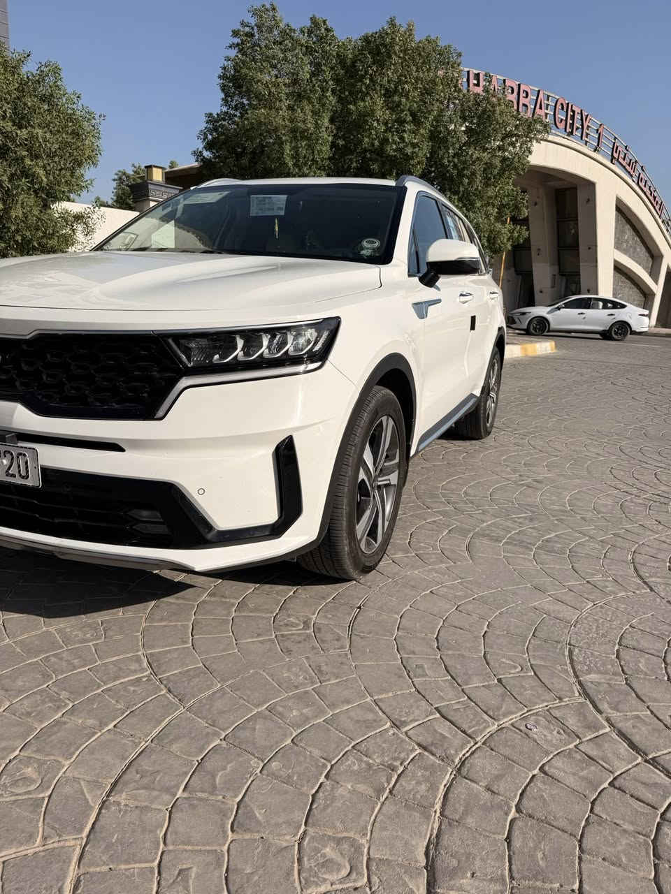 السلام عليكم سورنتو 2021 مكفولة كفالة عامة من الصبغ والتبديل بيها بارد قليل بالجنطة مواصفات السيارة بصمة كراسي كهرباء جلد اريل نفكيشن حساس امامي خلفي جنطة كهرباء قمارة حديد مري كهرباء مكان السيارة بغداد حي الاعلام سعر السيارة 245 وبيها مجال قليل كلش وهذا رقمي ‭0776 370 8070‬ باسمي السيارة وتحويل ثاني يوم
