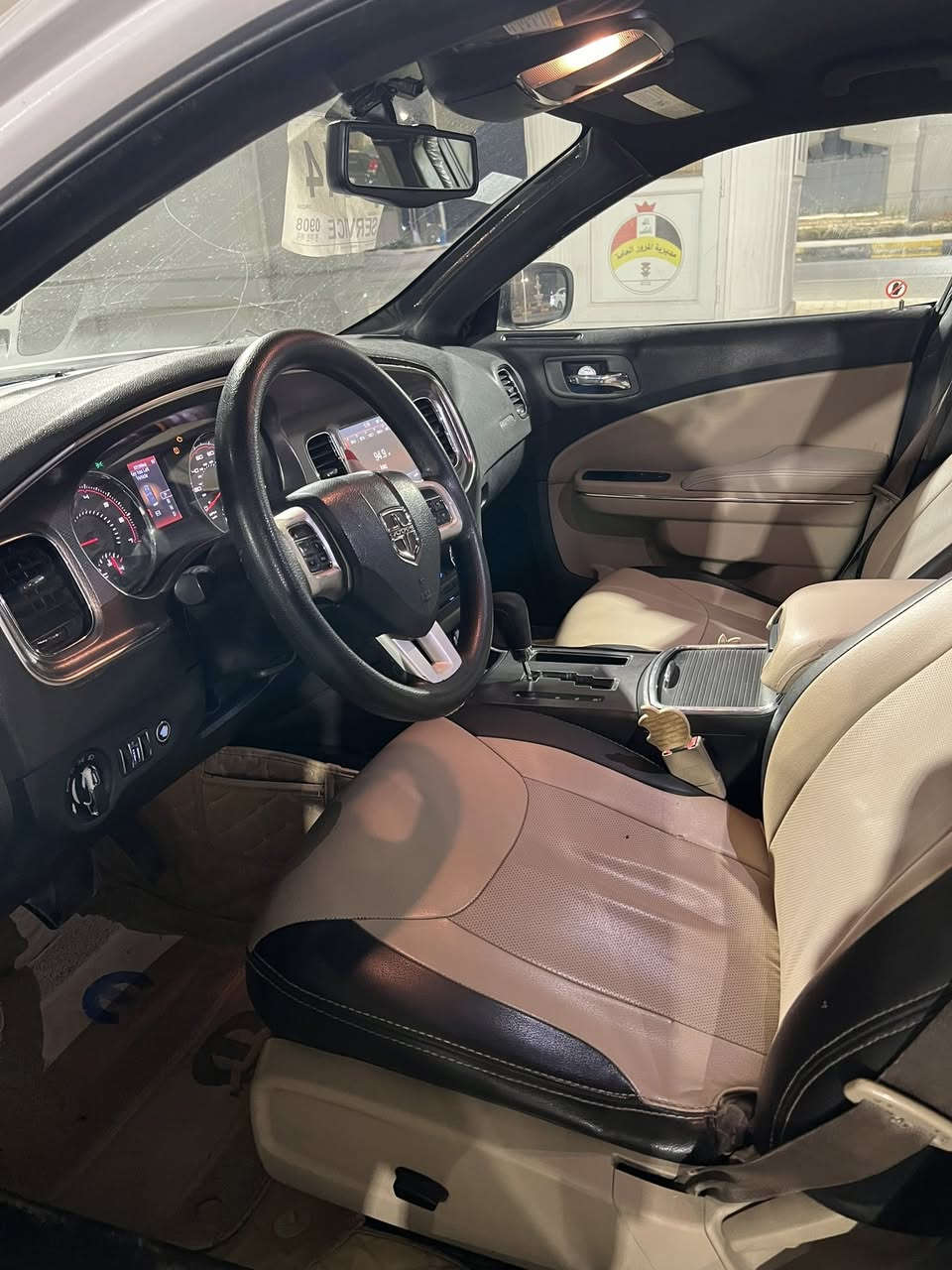 السلام عليكم
جارجر 2014

رقم بغداد مشروع وطني بأسمي هزه جديدة رقم دولي السيارة ضررها بوند وجاملغ سرقة بأمريكا وبيها جاملغ وباب النفر صبغ اثر شخوط كير مشدود جديد مع اكسل جديد ومنضومة تبريد طخم ويل كب وتاير شادهن جدد كابون بانزين داخل لونين شرط التحويل 

السعر 155 

تواصل واتساب ***********
