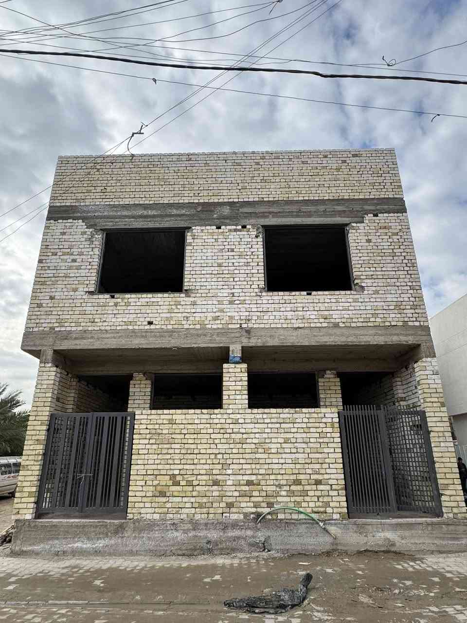 من رخصة ادارة الگروب …
بيوت ٥٠ م للبيع ملك زراعي (انذار كاتب عدل ) تسليم مفتاح 🔑 بناء درجة أولى في 📍سبع ابكار سوك السمچة قرب منتزه الهبي دي /يوجد على شارع ٧م وعلى ٣ ونص متر  .
وتتوفر كل الخدمات(مجاري + مقرنص).
يحتوي على : غرفتين + مطبخ + استقبال + خدمات صحية + بيتونة وسطح .
السعر  مناسب جداً..
للأستفسار : ***********
