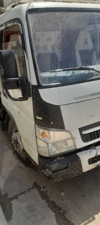 سياره كنتر للبيع موديل ٢٠١٨ رقم بغداد 07824917964