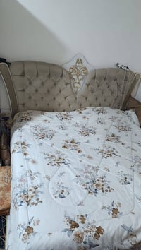 غرفة نوم 6 قطع وقنفات تركي للبيع ب ٢٠٠ الف وبي مجال للتواصل 0781965927...