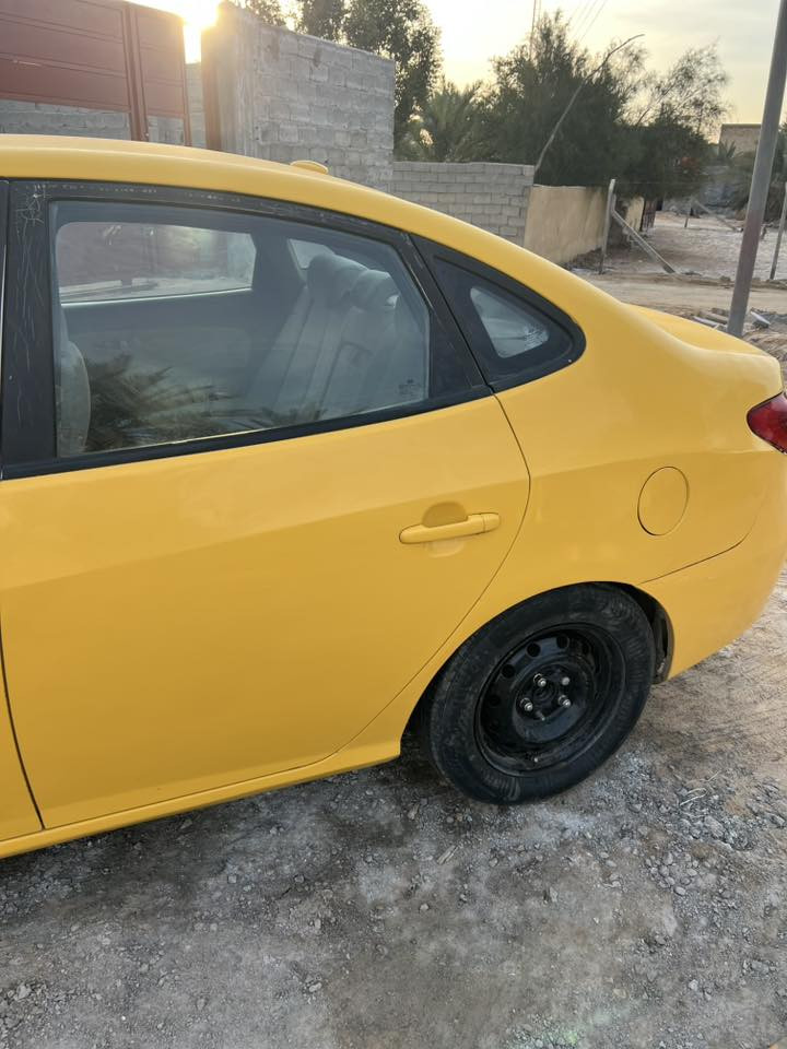 النترا موديل 2008 أمريكي حادث بسيط السياره ليبل واحد مصفره هيأه وغرامات رقم نجف وصاحب السنويه بكربلاء والسياره مكانها كربلاء كير ومكينه خير من الله حداديه 80 بالميه تخم تاير جديد باتري جديد 
*********** السعر 87 ورقه وبي مجال
