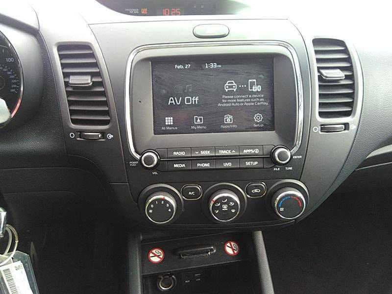 سلام عليكم 
Kia Forte 2018 حادث موضح بالصور 
تبريد جديد +لايت زنون 
سنوية 25 بسمي تحويل مباشر
السعر 115 للإستفسار الإتصال على ***********
مكاني الرميثة
