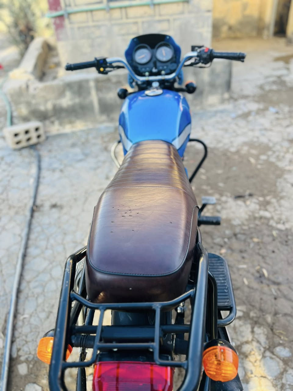 سلام عليكم دراجة دايوان للبيع موديل 23 طالعة بل ٢٥اخت الزيرو. أوراق. كامله. دراجة مكفولة كفالة عامة كهربائيات  كلهة شغالة  أي نقص مابيهةً محرك. 200 كتابة حمرة. سويج. سجينة. شرط احلا من الصورة. السعرمليون. 500وبيهة. مجال  الرقم ***********
