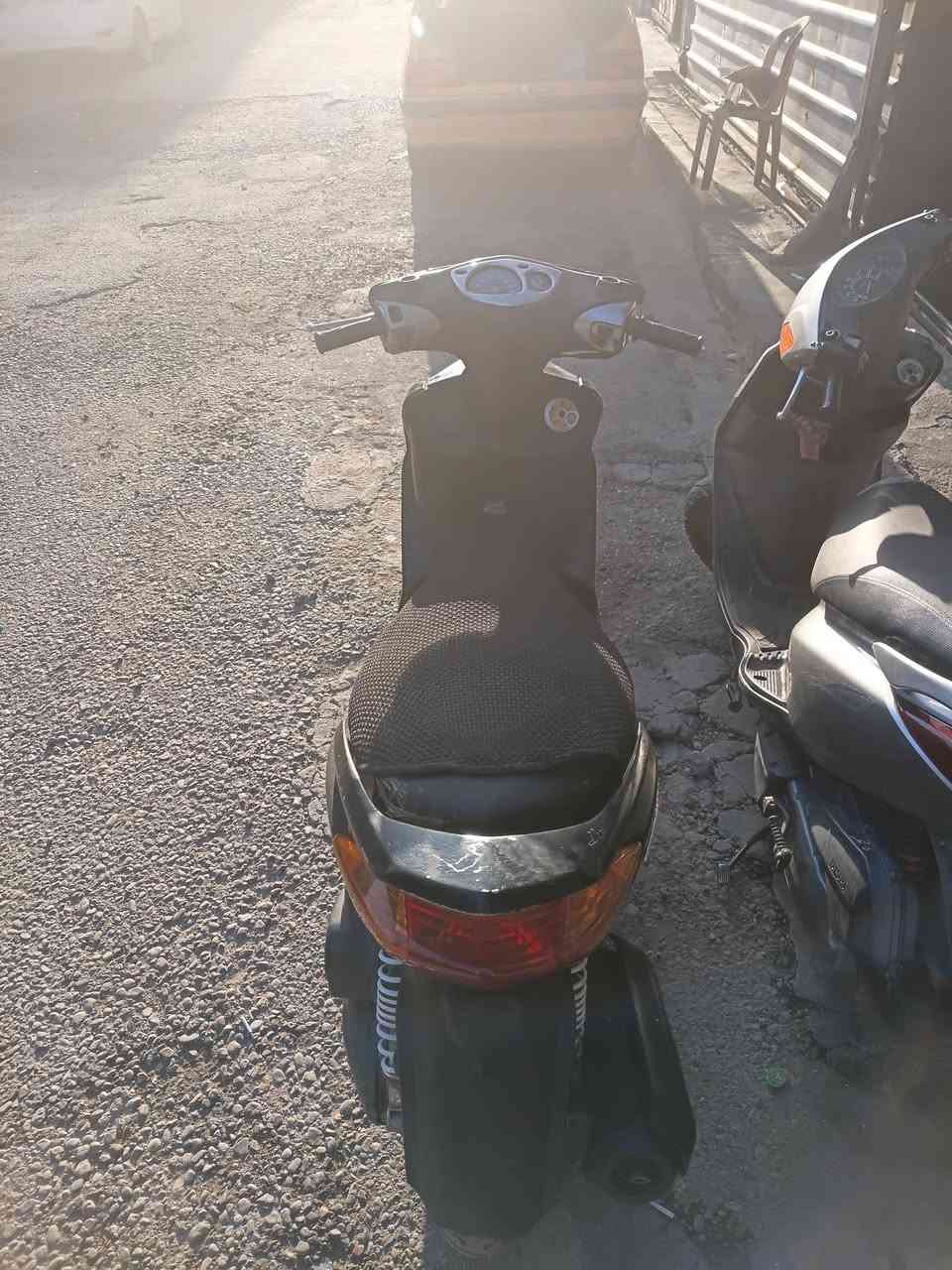 سلام  عليكم سكنس نثيه ١٤٠ سلف وهندر شلعه معدل كهربائيات كلها شغاله  اشاير. طوافه بانزين شغالة كلها جديدة
مكينه بلاديه ناعمه لا نضوح ولا تبخير ولا تنقيص ادامه كلجات جدد دراجه مال رمبه  ابريك امامي خلفي استان تعليك وصفح وستم صوت ما ناقصهة اي شيء كاملة  
السعر (700 بيها مجال ) 
العنوان بغداد // القاهرء
رقم***********
