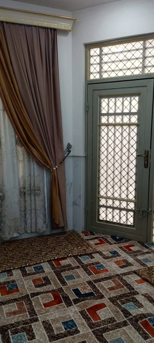 مشتمل البيع حي الشهداء بل بداية مدخل شارع ٢٠٠٠ طابقين ٣غرف وصاله ومطبخ ستقبال كراج صحيات المساحه ١٢٥م شارع ١٠م سنه البناء ٢٠٢٣ حالين موجر ٣٥٠الف للستفسار اتصل ***********
