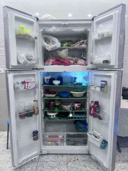 السلام عليكم ثلاجه للبيع اسمها (الوادي)  نضيفه جداا
الحجم / كبير  ( البيع لغرض السفر مستعجل) 
السعر 650  
اي اتصال او استفسار اتصلو على الرقم ***********او 06870380776
