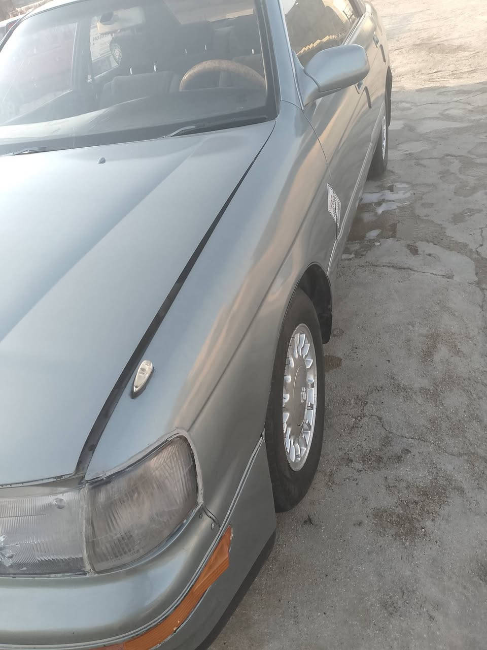 السلام عليكم بطه متصل لون رصاصي رمادي صبغ عام مديل 93 بسمي سنويه وارقام جدد لل29 تبريد شغال مكينه امس طلع بيه صوت كير جيس حاويه حداده 60%  تخم تاير ضربته موضحه بلصوره. غرفته حلوه مكفوله كص ونقل جثه. السعر49 وبيها مجال قليل رحمه والديك اقرا التفاصيل وخابرني ‏‪***********‬‏ البصره قضاء المدينه
