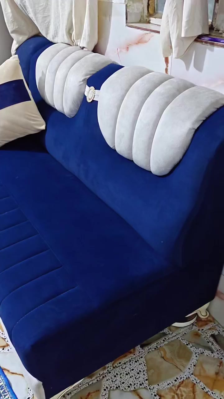 ديوان 10 مقاعد  نظافه فول
الحر الصغير 
السعر 275
***********
