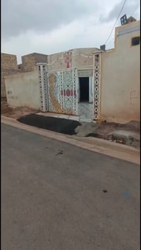بيت للبيع • منزل للبيع • بيت 200 متر • حي الرحمة الثانية • بيت طابق وا...