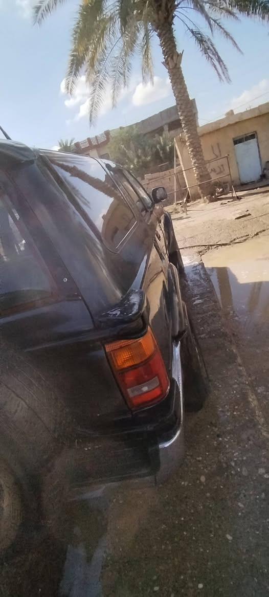 سلام عليكم سياره هايلكس 92.     كير ومكينه وكسل كفاله كير ومكينه جمره 2700. سياره خير من الله.  مكاني ديالئ خالص السعر 38. وبيه شي قليل شباب باقي التفاصيل اتصل ودلل ***********
