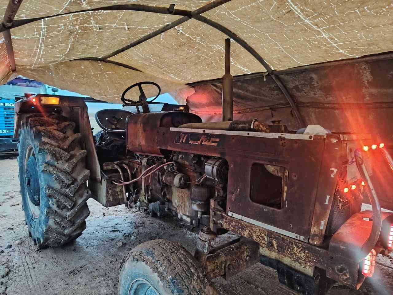 السلام عليكم عنتر البيع موديل 71 حجم 88 عنون موصل 4 نص ابي مجال قليل ***********
