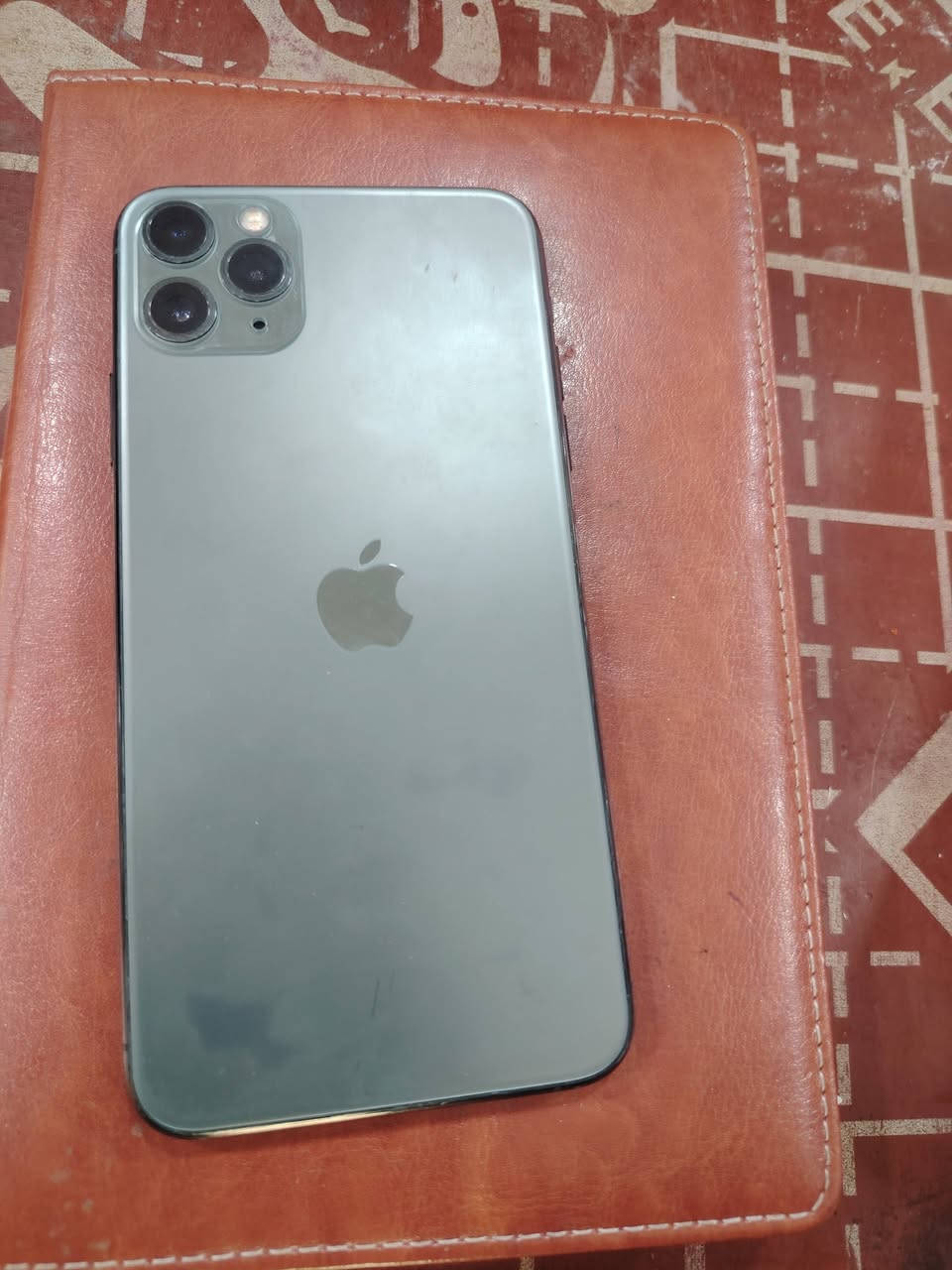 عيني شباب جهاز ايفون 11برو ماكس ذاكره 256بطاريه ٧٦
جهاز مبدل بي شاشه وضهر تفصيخ وجاي نشحنه لاسلكي الفلات عاطل سعره 175 بي مجال لشراي
***********
