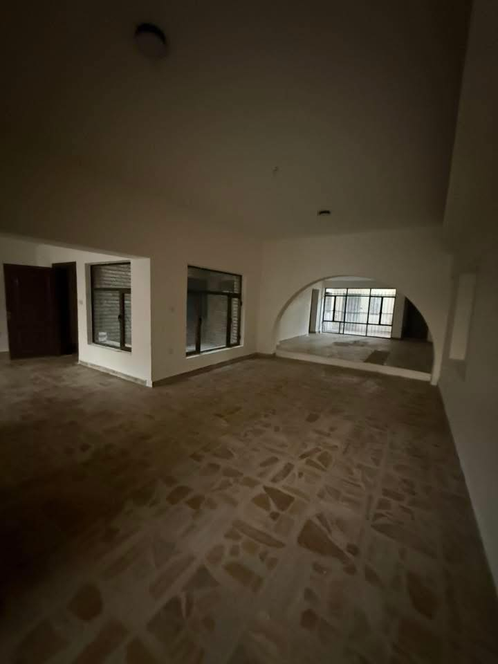 🔱 للايـجـار 🏠 عرصات الهندية 🔱

عنوان العقار 📍 عرصات الهندية مقابل شركة BMW

♦️المساحة  250  مـتـر 

يحتوي على كراج وحديقة مطبخ صالات عدد 2 وغرف عدد 4

ومجموعة صحيات 

 ــــــــــــــــــــــــــــــــــــــــــــــــــــــــــ

الـمـهـنـدس عــمـر الــزيــدي 

***********    -     ***********

‎‏‎((شركة دار السلطان للعقار حيثٌ تَلتَقي الرُوٌية ,بلتَمَيٌز ))

❗️❗️ نسـتـقـبل العروض البيع الشراء والايجار ❗️❗️

بيع - شراء - ايجار - ادارة امـلاك - مقاولات عامة

‎‏‎📊كل ماعليك الاتصال أو المراسلة على الصفحة *ʲᵒⁱⁿ ᵘˢ*

‎‏‎الفرع الاول /عرصات الهندية مجاور فندق بلوم 

‎‏‎ الفرع الثاني /الـسـيـديــة الضباط مقابل افران الرباط

‎‏‎‏‎زبائننا الكرام بِكُم نَرتقي ونَتشرف بزيارتِكم ونَفتخر بخِدمتِكم ❤
