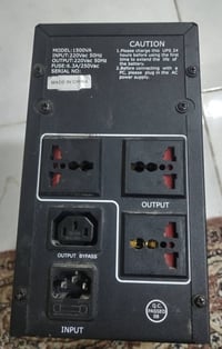 هاذه UPSللبيع نضيف بس نقص الكيبل مال الشحن سعره 60الف وبي مجال قليل مك...