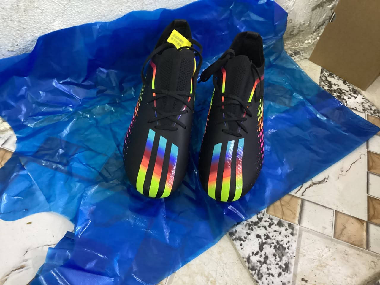 حذاء باله اوربي اصلي قياس 42بسعر 45فيتنامي اصلي شرط فحص أمام المندوب  عتماد واتساب ***********
