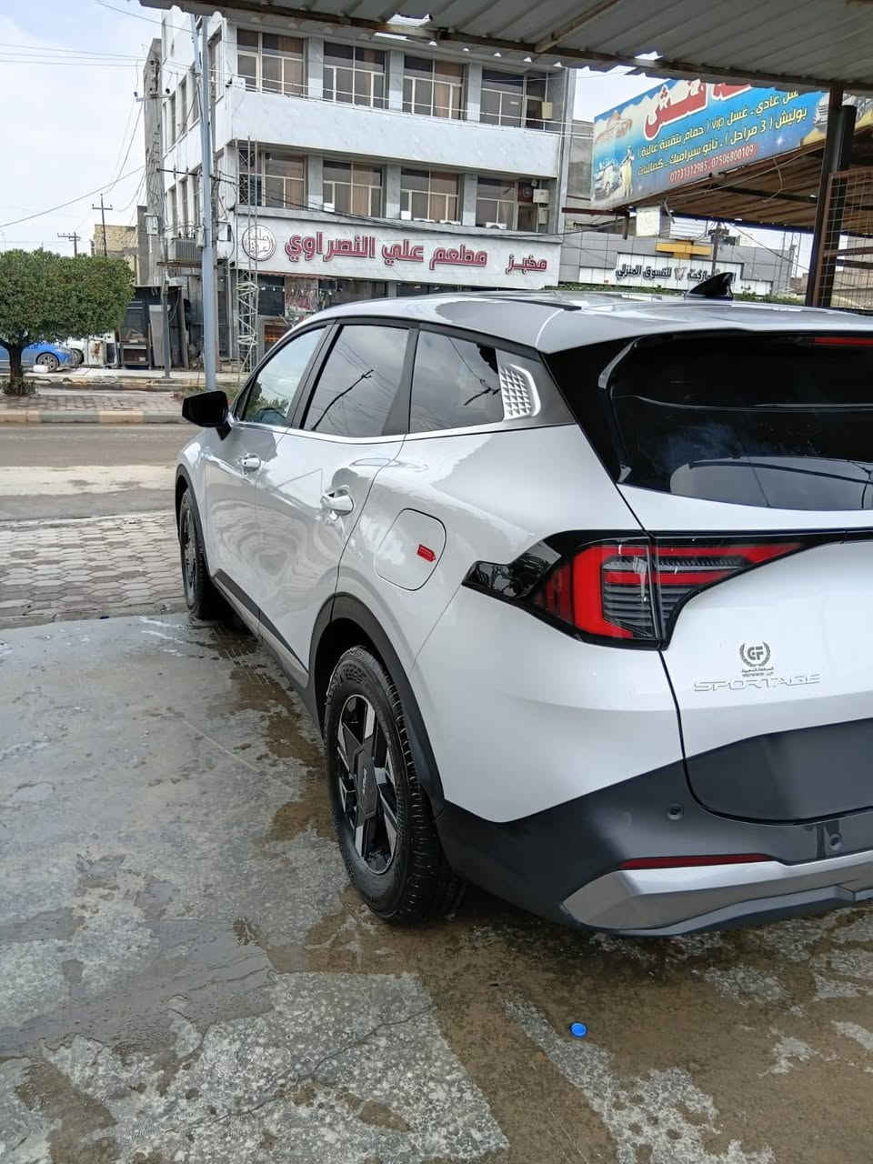 السلام عليكم كيا سبورتج موديل 2026 زيرو شكل الجديد منفيس بسمي بدون يرباك بدون حادث فقط جاملغ شالعي وراجع نفسه مواصفات لدات امامي خلفي اربع عدسات لايت توقف ذاتي بصمه تشغيل عن بعد سايد بريك بصمه تبريد خلفي لدات خلفيه رادرات اوبيها بعد مواصفات السعر ٢٢٠ اوبيها مجال ***********
