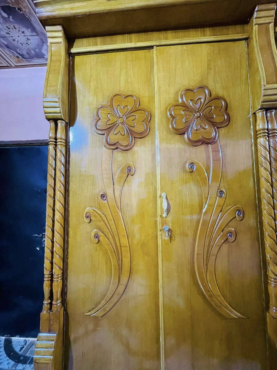 غرفه عراقيه تسكام صاج نظيفه كلش البيع سعر 900 رجآ مو شراي لايتصل ***********
