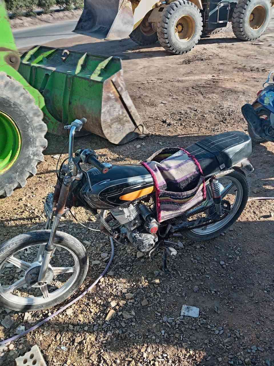 سلام عليكم دراجه البيع بسعر مناسب 175 وبيه مجال قليل دراجه مال شغل ما ناقصه اي شي بس طبله مال بريك ودوسه مال بريك مكاني مسيب حي معلمين طريق سيد براهيم رقمي *********** متواجد واتسب ومازنحر فقط
