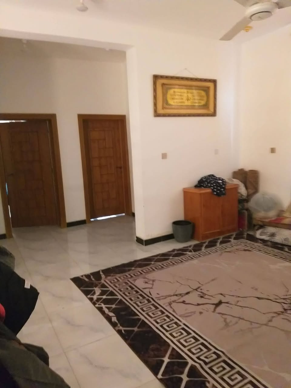 بيت ٢٠٦ متر طابقين بناء حديث الجربوعيه الثانيه مطلوب اسكان ٥٥مليونالتفاصيل
٤غرف

استقبال

مطبخ

كلدورعدد٢

صحيات عدد٣

حديقه

طارمه جبيره

تهويات عدد٢

الاتصال***********
