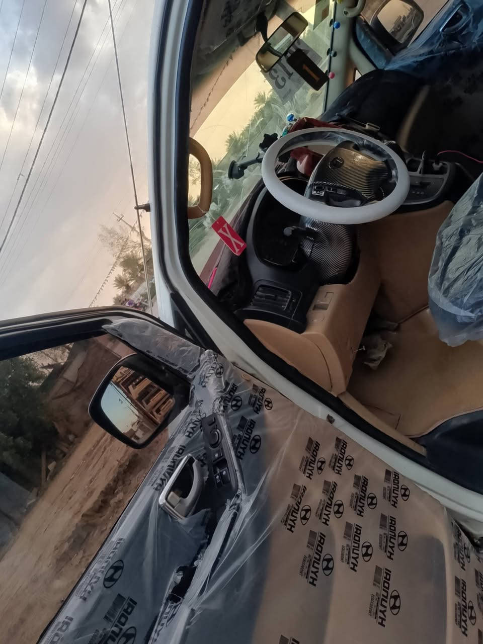 سلام عليكم شباب ستاركس 2010بيه فطعتين ولباقي كفاله بيه مكينه سورنتو بل كارتون شرط اطي بيه ضمان سنه لان توني شديته واني الله يشهد جناي وريده مراوس اوبتيمه او سوناته دواخله حلوه تخبل وكشره فول ما عده ال خياس الي  مبين بل صوره وقمارته بيه خياس ومكحله اذ تخلي سوبايه وله يبينن مكاني دوانيه سدر الدغار ورجع اكرر مو بياع شره جناي والله  وريد ابيعه اريد سياره زغيره ***********
السعر 140وبيه مجال
