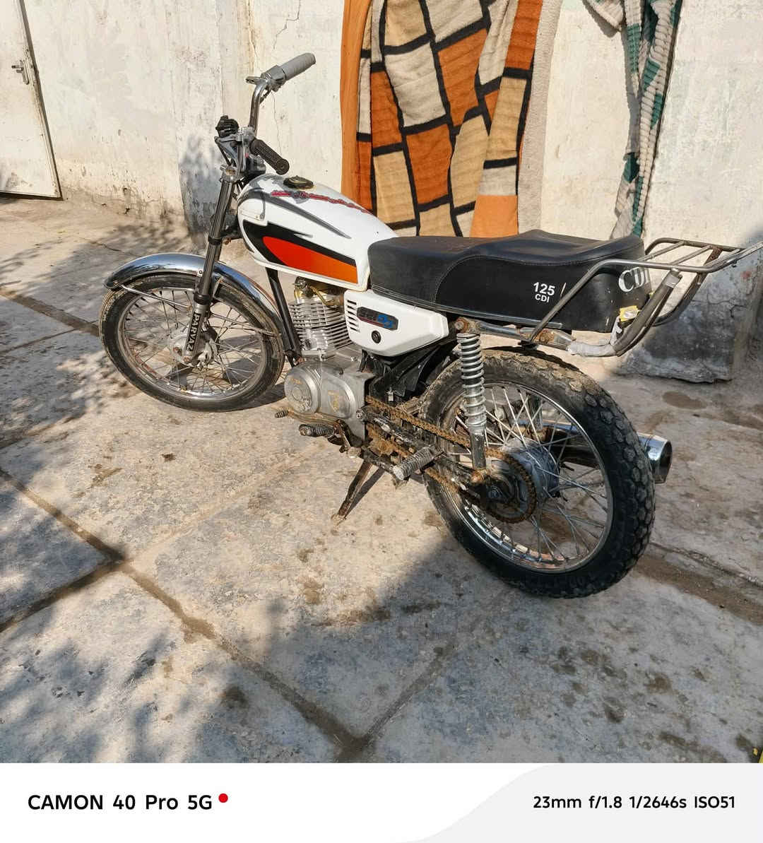 اربعه كير موديل 16 كلك ماناقصه شي مكاني دوانيه سنيه سعر 350وبيه مجال شراي اتصل ***********
