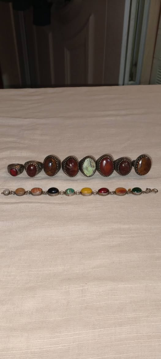 البيع خواتم وخرز  وسبح  وسوارات فضه عيار925شاكرات رقم صاحب الاغراض ***********قليلون تواجد عل فيسبوك الاتصال علا خط فقط شراي وعلا باب الله وافق الادمن المحترم إذ باب رزقي ماعندي توصيل بدون حراج
