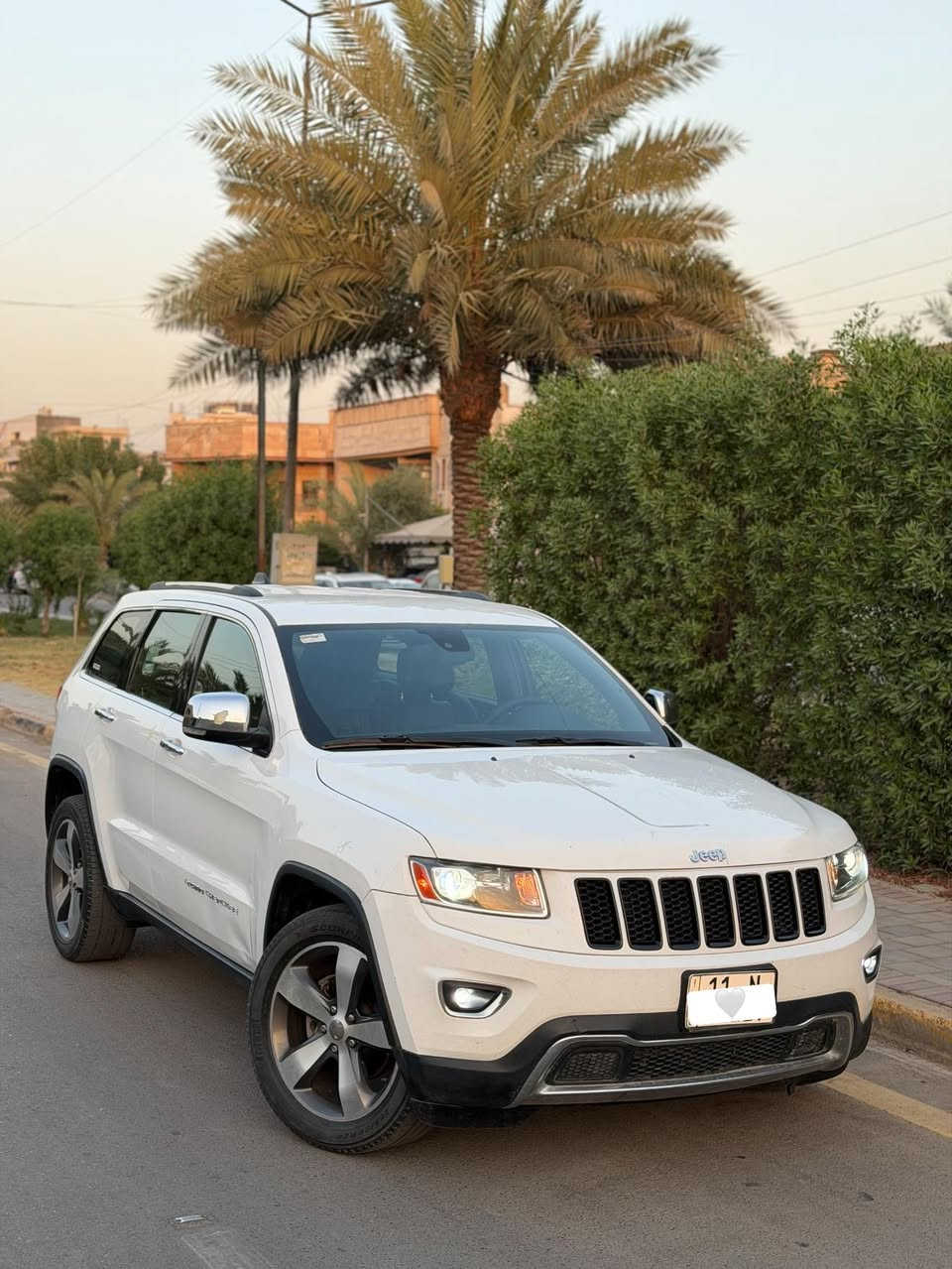 السلام عليكم
جيب ٢٠١٤ وارد امريكي
فئة لمتدد فول عدة البنوراما
كشنات جلد 
كشنات كهرباء
كشنات تدفئة وتبريد
ماوس
شفتات سرعة
صندوك كهرباء
اشاير مري
بصمة ابواب
لايت زنون
خزن كشنات
محرك ٦ سلندر 
قطعتين تبريد
شاشة جبيرة 
تحكمات ستيرن 
تبريد ثلج 
رقم بغداد الجديد بأسمي 
بيها صبغ ٤ قطع بدون دواخل بدون ايرباك 
السعر ١٥٨ ورقة
العنوان بغداد حي الجامعة
الرقم ***********
