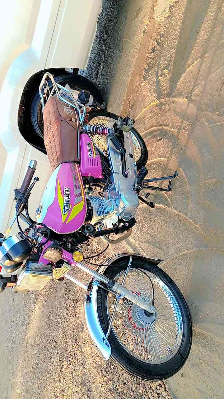 سلام عليكم دراجة للبيع  موديل 24 مكفوله كفاله عامه أوراق كامله مكان واسط   الصويرة ***********   سعر خاص
