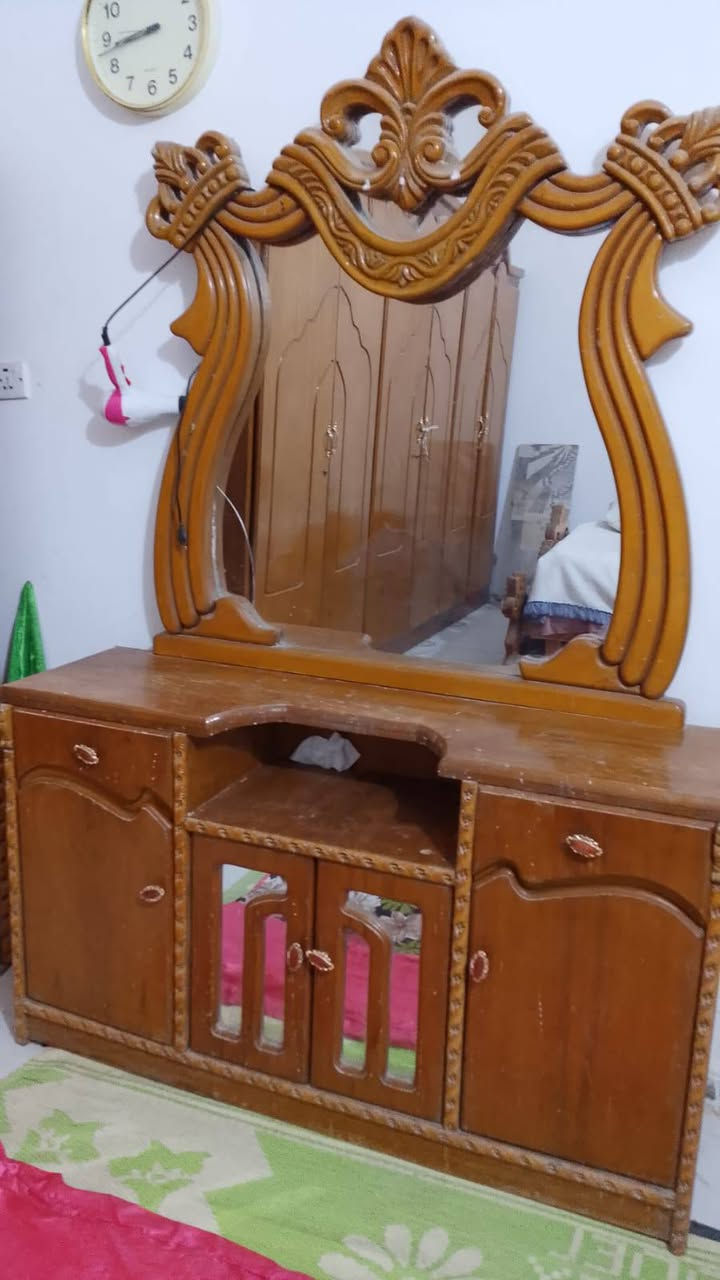 سلام عليكم غرفه للبيع كامله صاج  مستخدمه مكاني ناصريه سوق شيوخ  سعرة ب ٥٠٠ وبي مجال  وهاذة رقمي ***********
