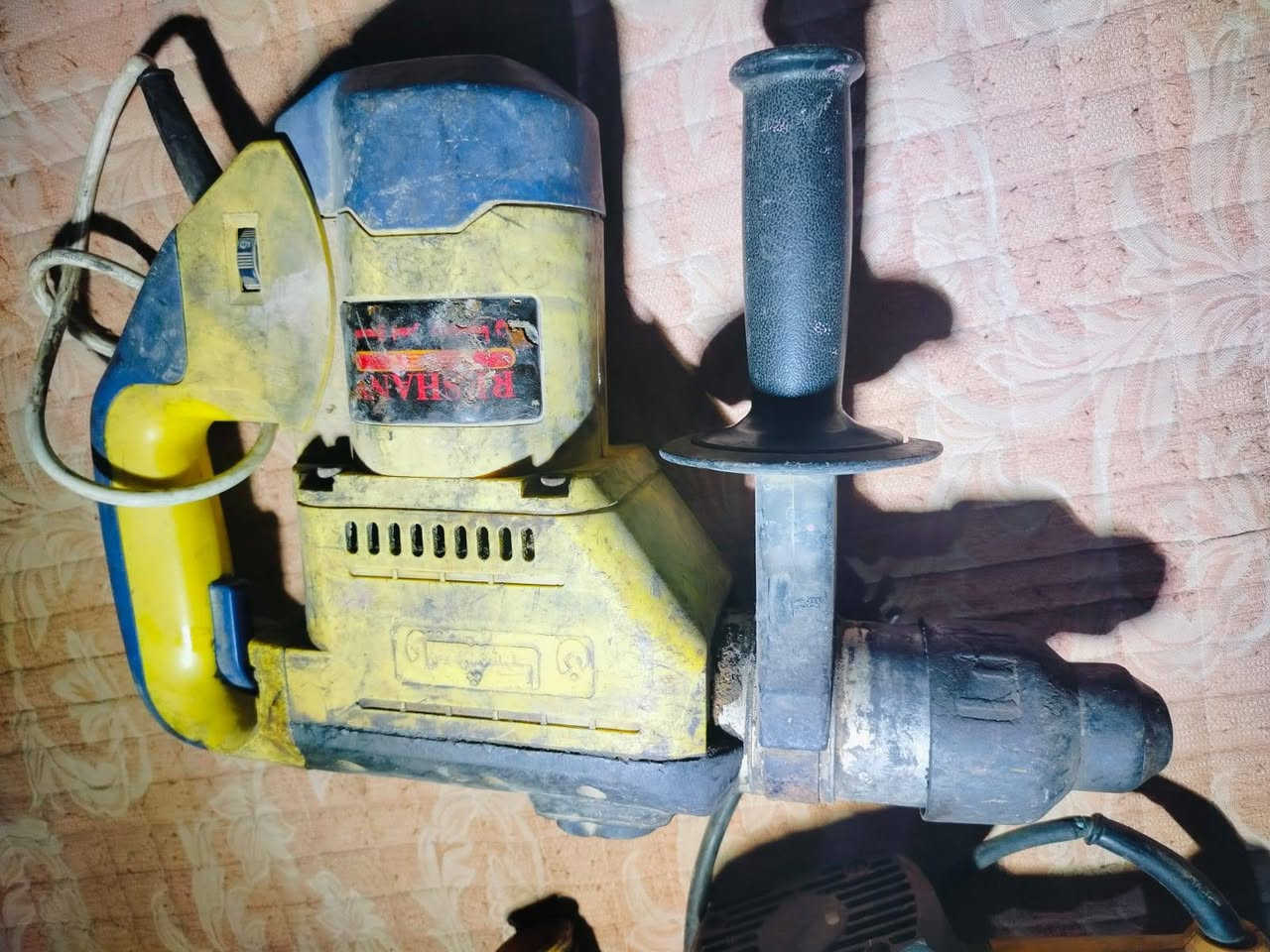 السلام عليكم دريلات همر. كلهن سوه ابيعهن 
دريل  انجيكو  فحمات 
دريل احمر ارميجر
دريل اخضر  ارميجر
دريل ريشان ارميجر


**إذا كنت صاحب هذا الإعلان وتريد حذفه لأي سبب، رجاءا أرسل رسالة إلى الدعم الفني**