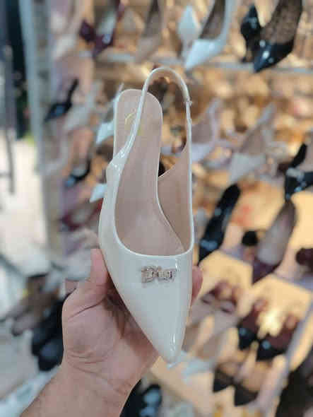 حذا كعب بسمار 6سم  ماركة DIor
قياسات من 37الى41
يوجد توصيل
واتساب ***********
عنوان المحل ديالى المقدادية حي المعلمين شارع المخضر مجمع العزاوي مقابل أزياء ناز
