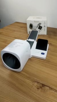 جهاز ضغط • دقيق وسريع • محيط ٢٢-٣٢ سم