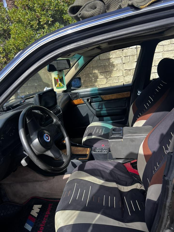 BMW
السلام عليكم للبيع بي ام حجم 535 مديل 90  رقم بغداد نكليزي سياره نظيفه سلايت كهربائي صبغ جماليه  صدر نضيف   داخل وخارج تبريد خير من الله  گير ومكينه  اكسن خير من الله 3.5 مفتوح  شلعه ومعدل سياره ما ناقصها شي   السعر 60 وبيها مجال المكان بغداد _ابوغريب (ابراهيم ابن علي )(***********)
