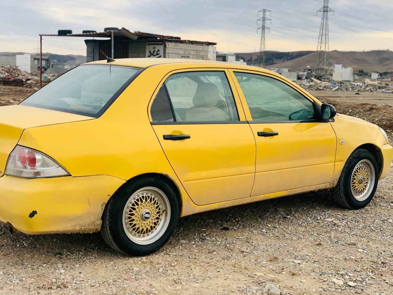 لانسەر 2010تەکسی
سەنەوی عاج پلاستیک
ڕەقەم بەغداد تەنیا بە ئەوەلیات ئەیفڕۆشم 
لێدراوی نیە پێش و دوای کەپسە 
گێڕ عادی مەکینە گەورە
مەرغوب 
گێڕ و مەکینەی بەشەرتی فیتەر
چوارتایەو ویلی جوانم بۆ بەستووە
کارەباییی گشتی ئیشەکا
زۆر زۆر مەزبوتە ماڵی کاسبیە 
گەرمی و گشتی ئیشەکا
***********
***********
