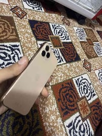 ‏11برو للبيع ذاكرته 64  قبل سبوع بدلتله شاشه وظهر وبطاريه 100 225 بيه ...