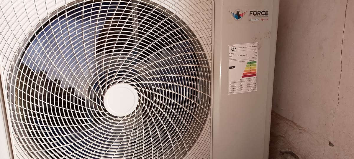 سبلت للبيع من شركة فورس 3 طن نوعيه ممتازه وقويه غاز 410 
للتواصل ***********
