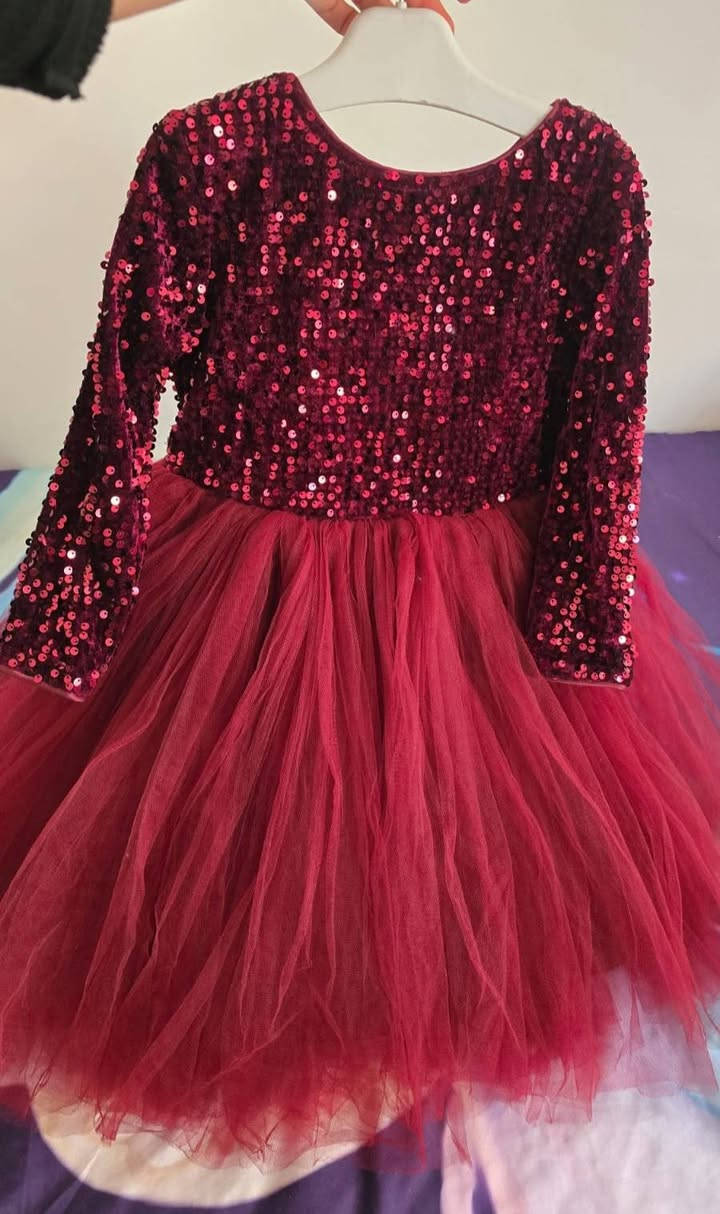 السلام عليكم
فستان يجنن يلبس ٧_٨ سنوات ملبوس مره ع كد المناسبه  السعر ١٠  توصيل داخل الشطره الف


**إذا كنت صاحب هذا الإعلان وتريد حذفه لأي سبب، رجاءا أرسل رسالة إلى الدعم الفني**