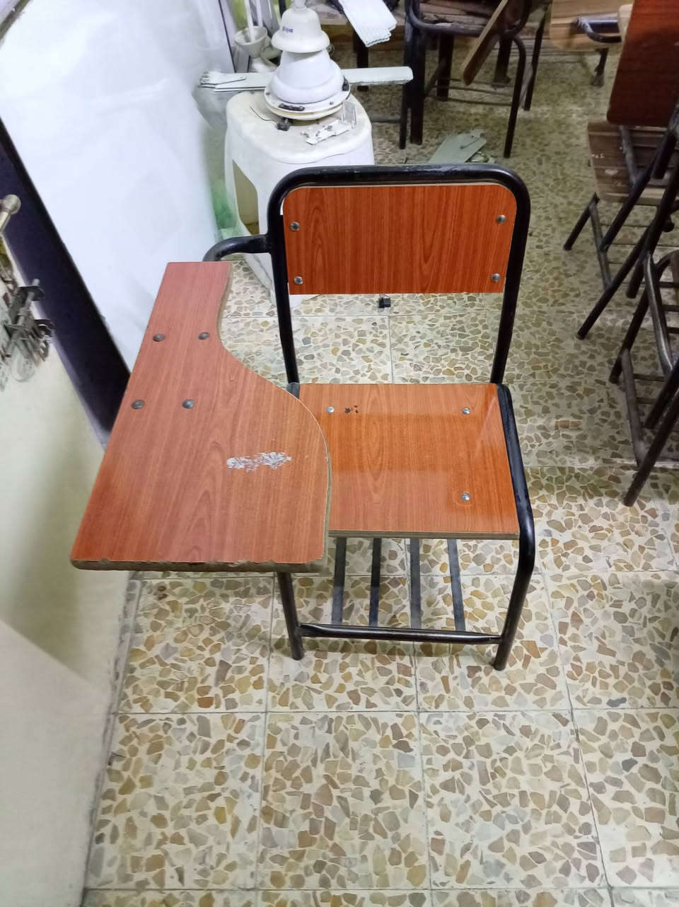 سلام عليكم ستولات لبيع رحلات عدد ١٢ لبيع عنوان بغداد مدينه الصدر تتوصل وانساب ***********
