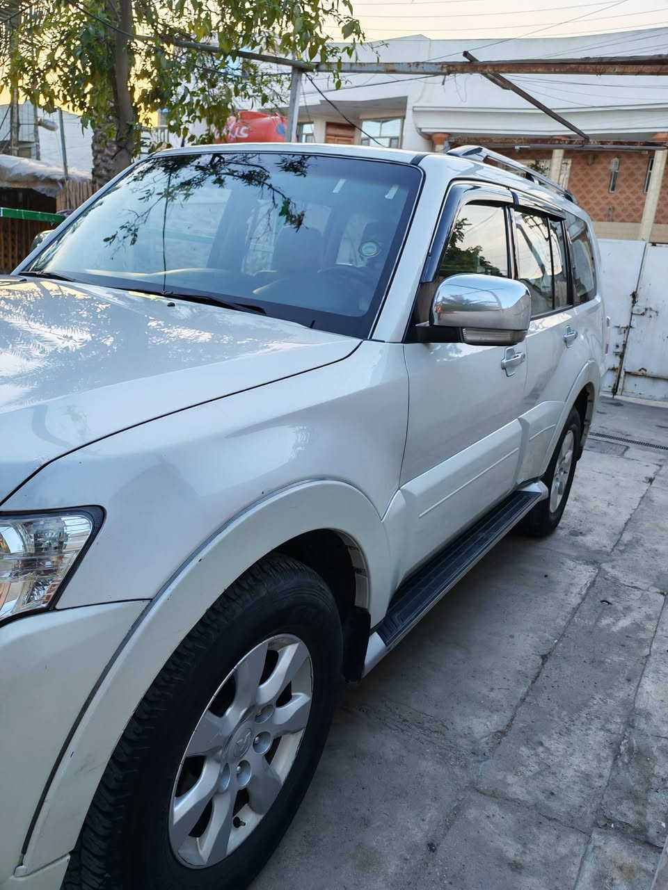 سلام عليكم
للبيع

باجيرو موديل ٢٠١٥خليجي حبتور

رقم بغداد

فول مواصفات واحد على واحد

كشنات كهرباء

فتحة سقف

دمام

حساسات

زراك لايت

مري كهرباء

فورويل

السعر ١٧٠ وبيهة مجال

مكان السيارة بغداد

الاتصال ***********

كير مكينة كفالة

مكفولة من الصبغ فقط بارد بسيط
