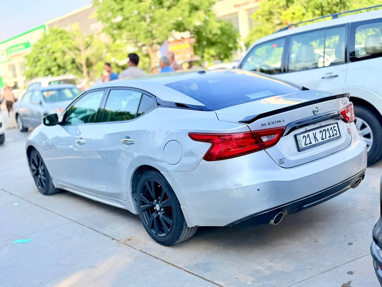 ‎ببلاش للبيع أنظف نيسان ماكسيما موديل 2017 nissan maxima
‎ SV
‎محرك V6 حجم 3500 رقم سليمانية تحويل او وكالة حاضر سنوية جديدة لغاية شهر العاشر 2028مبدل هايدروليك گير جديد + باتري جديد ابو ضمان سنة
‎ المواصفات : بصمات ثنين 
ثلاث أنظمة قيادة سبورت إيكو نورمال
‎كشنات جلد
‎كشن كهرباء سائق + سكن
‎كشن هيتر سائق + سكن
‎تبريد قطعتين
كاميرة خلفية ‎دوارة + شاشة كبيرة كار بلي + خرائط Gps
‎ويل حجم 18
‎تشغيل عن بعد
‎كروز سرعة تحكم ستيرن 
اشارات بالمري تحديد مسار
‎اشارات ترحيب منظومة زنون أصلية 
‎ليدات امامية
‎ماوس تحكم شاشة
‎بصمة تشغيل
‎ وبصمة ابواب وباقي المواصفات معروفة 
تايرات جديدة وباتري جديد ابو السنة ضمان
 مكينة گير تبريد كهربائيات كلها مكفولة بشرط الفحص
‎ماشية 82 الف ميل حقيقي وقابل للزيادة 
الضرر  : بونيد وجامرلغ الامامي فقط بدون دواخل وشبر بارد يم قبغ البانزين صور السونار وصور الضرر ورقم الشاصي مرفق وية المنشور ايرباك ستيرن فقط ومرجع بلاد سستم
‎السعر  127 وبيها مجال   
‎رقم 📞***********
مكان السيارة قضاء كلار خناقين, ديالى
