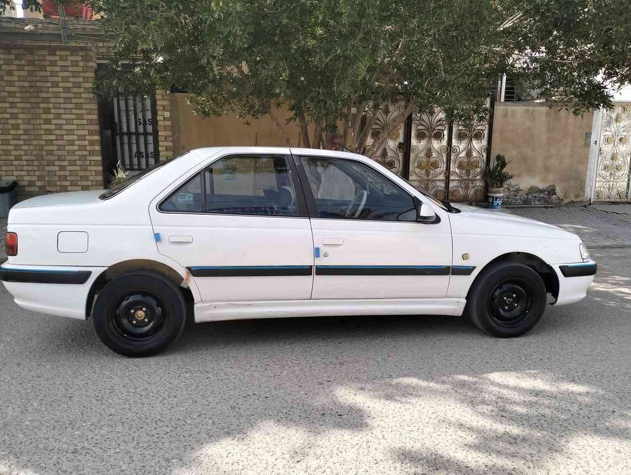 السلام عليكم
بيجو بارص موديل 15 كير محرك خير من الله تبريد شغال 
دواخلها مغلفة و نضيفة كهربائيات كلها شغالة السيارة نصبتها حلوة بيها فقط صبغ جاملغ خلفي اثر طخة بدون دواخل وبارد باب العبري والباقي تعال وشوف بعينك ( السعر57 )وبيها مجال مكاني النجف للأستفسار اكثر (***********)
