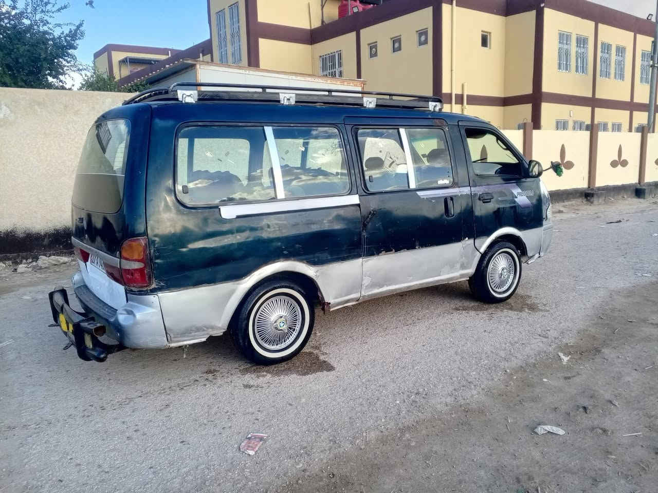 السلام عليكم كيه بريجو م97 رقم انگليزي گشر بلاد قطرة صبغ مابيها شواصي انظاف مصفره هيئه ومرور سنويه لل2029 كير محرك اكسن كهربائيات كله عشرط العنوان السماوه السعر 48 وبيه مجال الاتصال عرقم ***********
