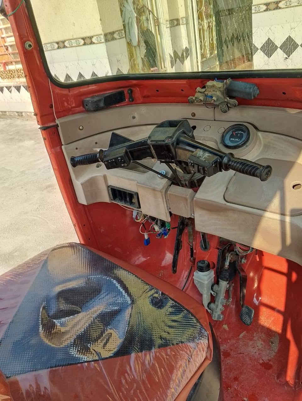 سلام عليكم تكتك موديل2018 مجفته ومسمكره وصبغ وكاله تكتك جاهزه بس يرادله ترقيم
عنوان عماره رقم: ***********
اني مكلف بل نشر
