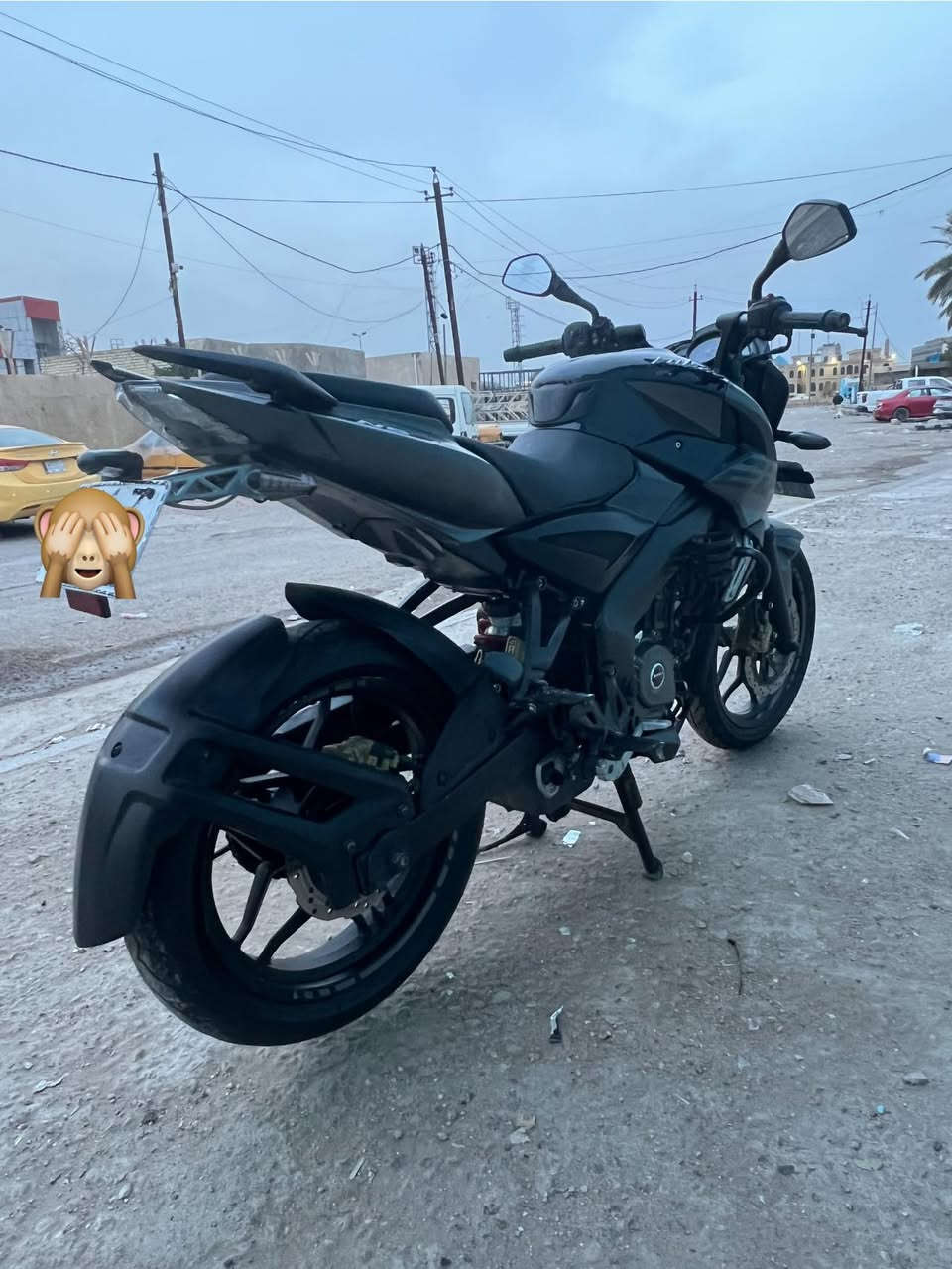 سلام عليكم بولسر NS200
دراجه مكفولة مرقم 11بغداد ماشية 11 الف السعر 24 
ورقة مكاني بغداد شارع حيفا و حي العامل رقم ***********
