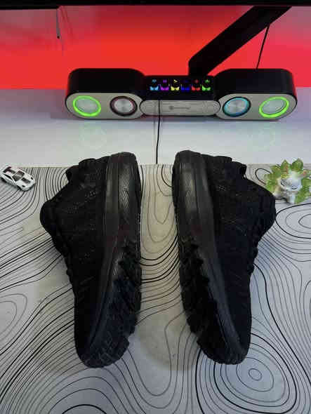 أندر إرمر اصلي  وزن ريشة وكاله صنع ڤيتنامي نضافه 💯 إذا مو اصلي مرجوع وي المندوب وبدون متدفع شي قياس 46 يلبس 45 
سعره 50 ألف قفل مع توصيل يصير 55 رجائاً💕💕
واتساب ***********
