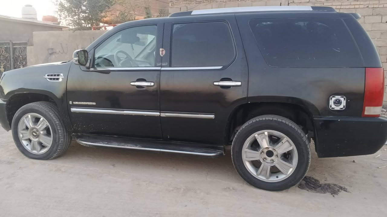 السلام عليكم كاديلاك ادوات موديل 10 البصره 
بيها كصه قماره سعر 55/ ***********
