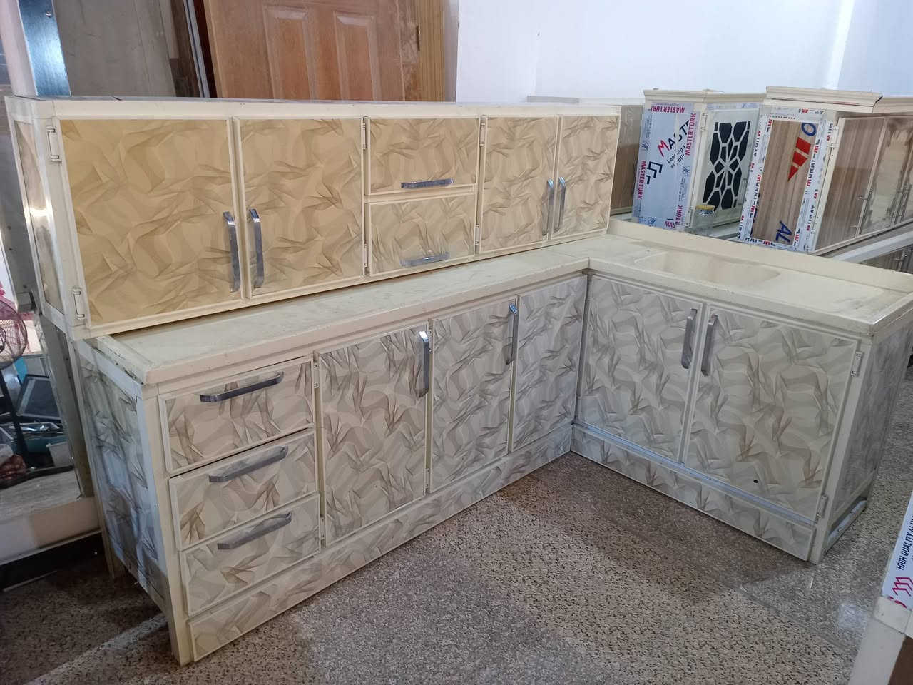 مجمع الريان لبيع وشراء الأثاث المنزلي المستخدم.
العنوان _ الرمادي _التأميم _ شارع 30 قرب جسر الحوز_ مقابل ثانوية الأنبار للمتميزين.
للأتصال والمراسلة على الواتس اب ***********
